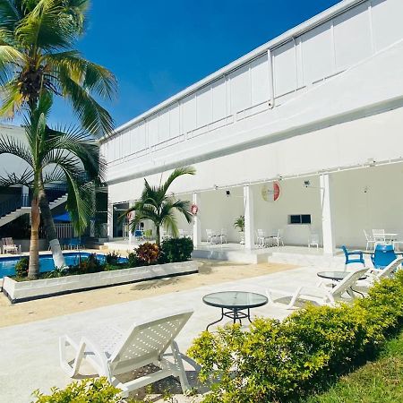 Hotel Mall Santana Del Rio Ла Дорада Екстериор снимка