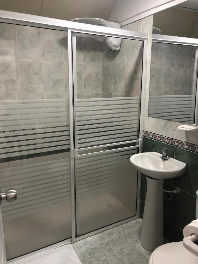 Hotel Mall Santana Del Rio Ла Дорада Екстериор снимка