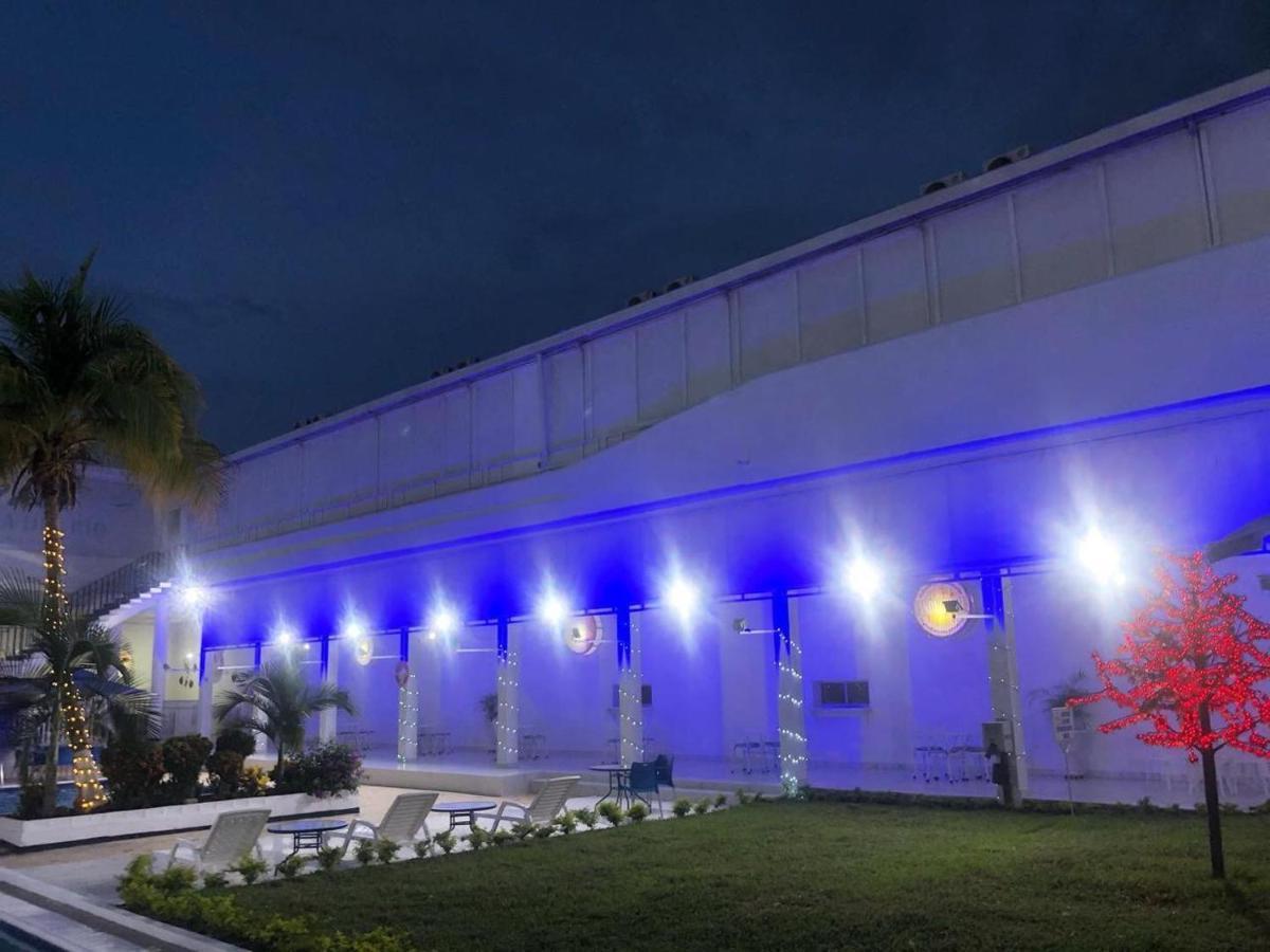 Hotel Mall Santana Del Rio Ла Дорада Екстериор снимка